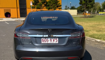 2015 Tesla Model S 85 6.jpg